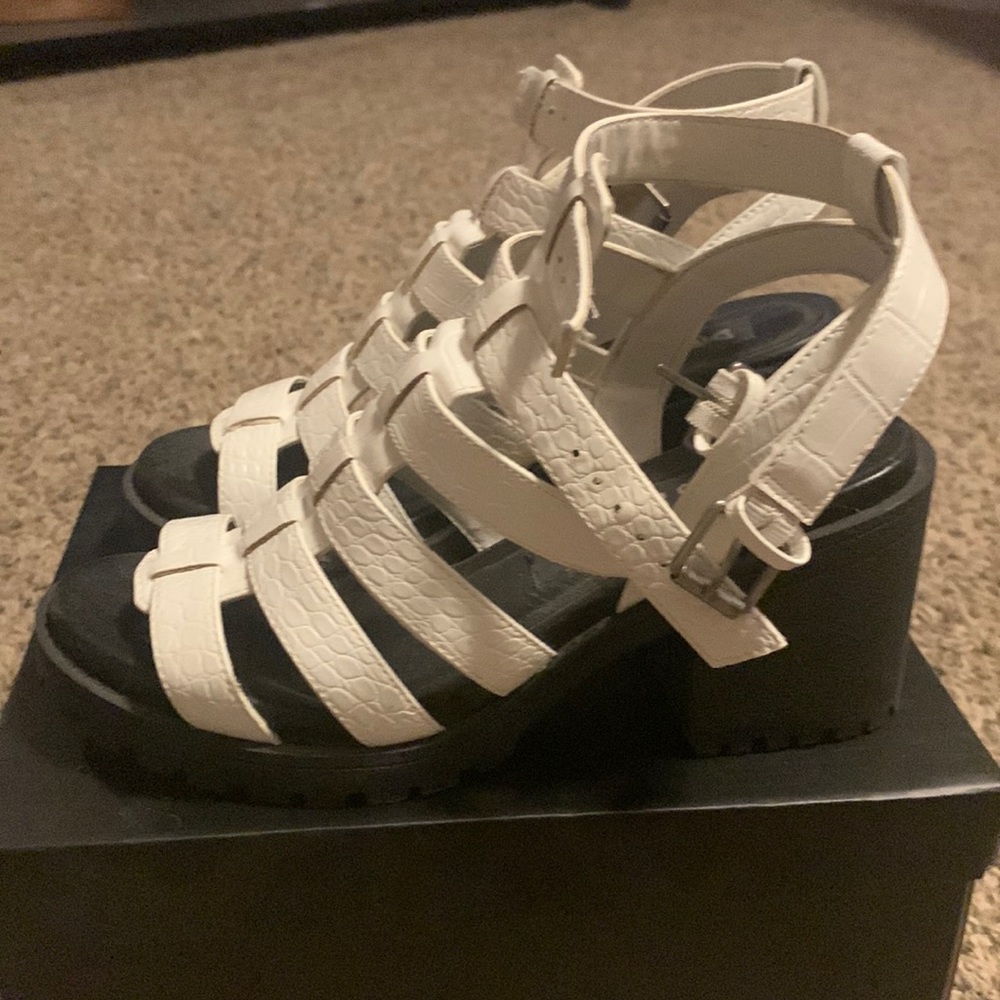 Dirty Laundry white Sandals.